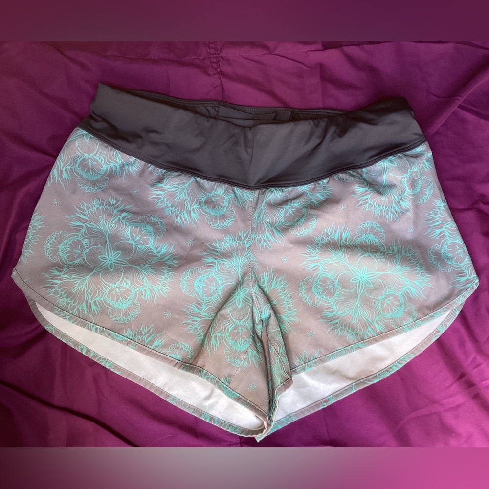 Shredly Athletic Training Short Size Small Gray Floral